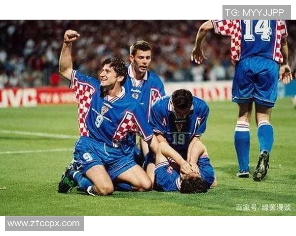 90比分与即时比分的深度对比分析及其对球迷的影响 90比分与即时比分的深度对比分析及其对球迷的影响